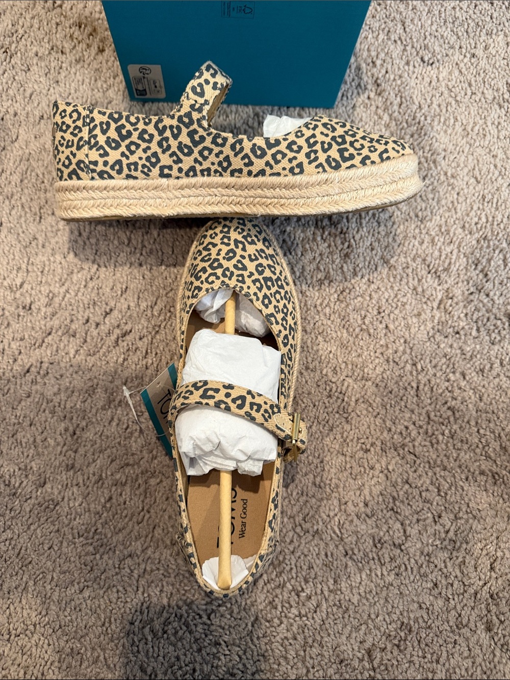 in Tan and Black Leopard